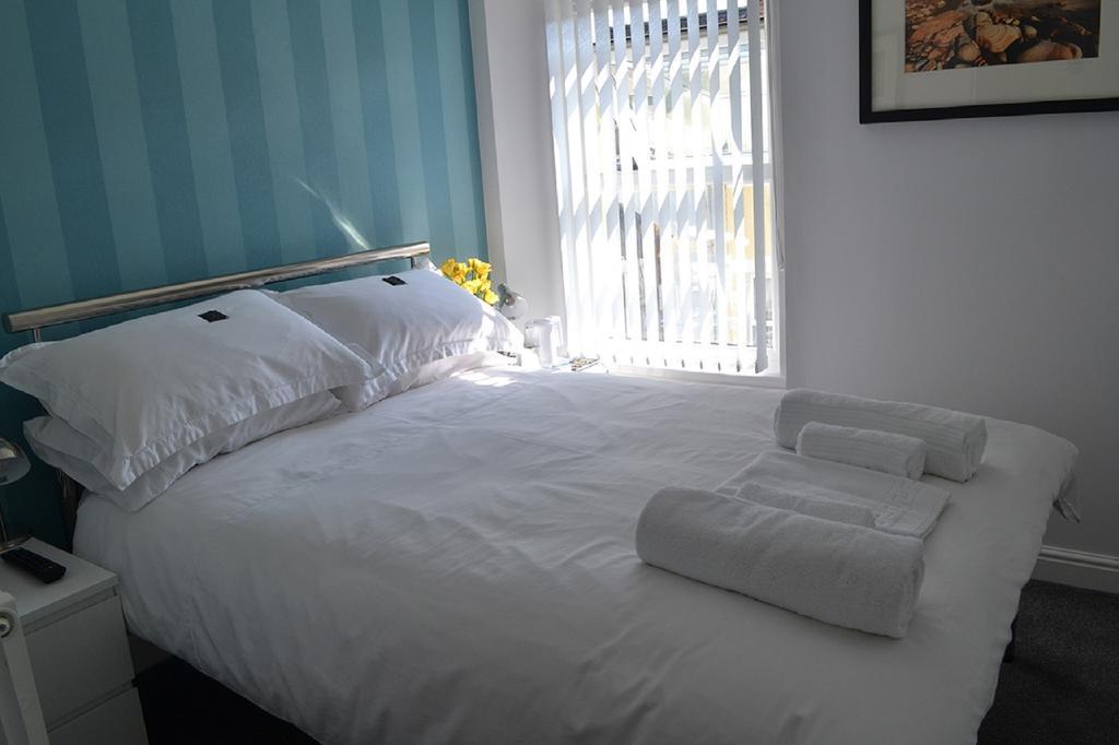 טנבי White Rose Guest House חדר תמונה